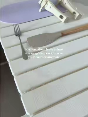 this diatomaceous drying mat beats fabric and rubber ones. it's more antibacterial, fast-drying and just works so much better!! #diatomaceousearth #kitchen #drying #dishes #kitchengadgets