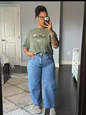 Replying to @justjameshaofficial these have become one of my favorite jeans to wear all the time #barreljeans #barreljeansoutfit #midsizefashion #tiktokshopcreatorpicks 