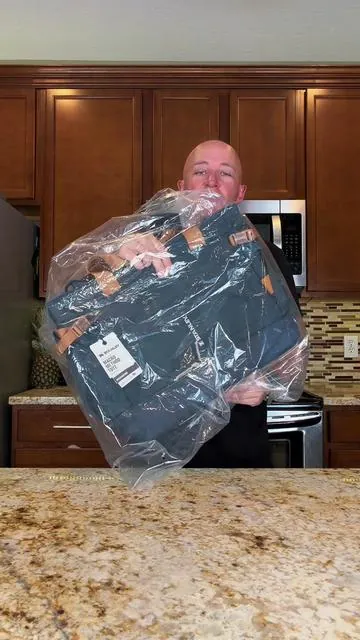 This new Stanley Vitalize tote bag is actually really nice #stanley #totebag #workbag #travelbag #stanleytote 