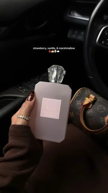 heaven in a bottle 🍓✨🍨 #elixir #elixirperfumes #sweetperfume #marshmallowperfume #vanillaperfume 