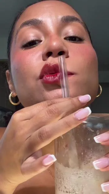 Lip stain that actually works and is easy to apply #lipstain #glossstain #liquidlipstain #longlastinglipstain 