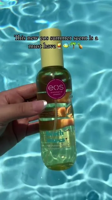 Summer in a bottle 🌴🌺🐠🍹🍍@eos Products #eos #eosbeachwaves #bodymist #bodyspray #eosproducts 