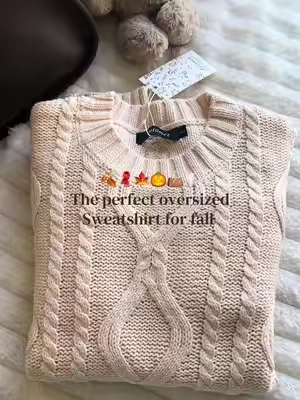 Part 59 | such a good stample for fall! 🍂🧣🕯️ great for going to pumpkin patch! 🎃 #falloutfits #automet #autumn #spookyseason #fallfashion Gilmore girls oversized sweater fashion pumpkins viral trend fyp bella swan cozy season 