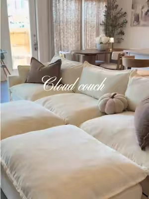 Un sofá bonito, cómodo y que además se adapta a tu espacio☁️ #cloudcouch #sofamodular #couch #furniture #summerwins 