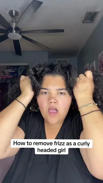I would say I love this product and every girl needs to try this 😝💗 #curls #hairroutine #curlyhair #frizzfree #curlcream 