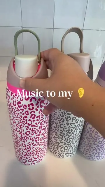 These water bottles come in 24, 32, or 40 oz. Can’t beat it for that price and free shipping! #tumbler #waterbottle #tumblersoftiktok #cup #bottle 