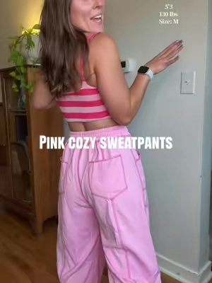 The cutest pink sweatpants!! #baggysweats #sweatpants #seeatpantsoutfit #cozystyle #pinksweatpants @TanmingFashion 