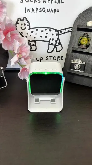 Lavar los platos ahora es mucho más divertido con esto 🔥📱 #bluetoothspeaker #phonestand #DeskSetup #handsfree #homegadgets       