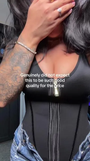 Cannot believe the quality of this!! #waisttrainer #waisttraining #corset 