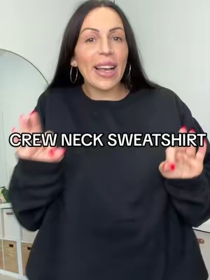 #sweaterweather #fallfashion #midsizefashion #crewneck 