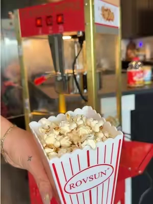 Everyone needs a popcorn machine in their home 🍿✨ #popcornmachine #freshpopcorn #birthdayparty 