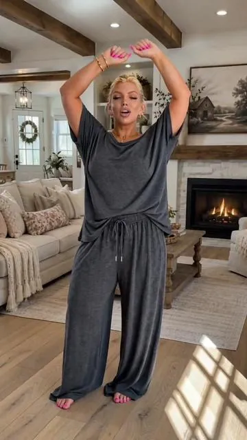 Looking for a buttery soft plus size lounge set that actually looks cute outside the house? 😍 This oversized matching set is perfect for running errands, travel, yoga, or those no-shave days when comfort is the only plan. Finally, the lounge set I've been waiting for in plus sizes! #PlusSizeFashion #CurvyGirlStyle #LoungeSet #WomenOver40 #comfortstyle 