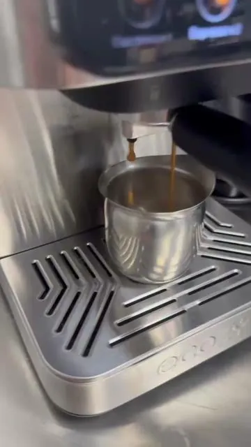 Cafetera electrónico para todo tipo fe caffe,expresso,capuchino,Americano,puedes hacer también 2 tasas de cafe al mismo tiempo,un precio exelente y no dudes en tomarte el café que toda nos merecemos, yo sin café no funciono😂🤣..#tiktokchop #tiktokchopcreatorpicks #paratiiiiiiiiiiiiiiiiiiiiiiiiiiiiiii #dealsforyoudays #cafeteraexpresso 