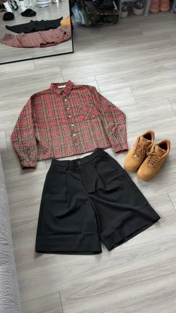 Which fit are you choosing? Shorts are linked to the video. #ootdinspo #outfitofthedayinspo #baggyshorts #dressshorts #fashiontiktok pleated dress shorts.