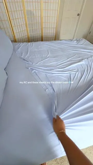 So cold I can sleep so good❄️☁️ #coolingsheets #coolingsheetset #hotsleeper #coolingbedding #hotsleepersolution 
