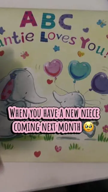Can’t wait to read it to her 💗 #aunt #auntie #babygift #babyshowergift 