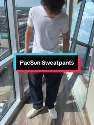 He’s 6’1 170 wearing size XL🤝 #pacsun #sweatpants #tiktokshopmademebuyit #pacsunsweatpants #widelegsweats 