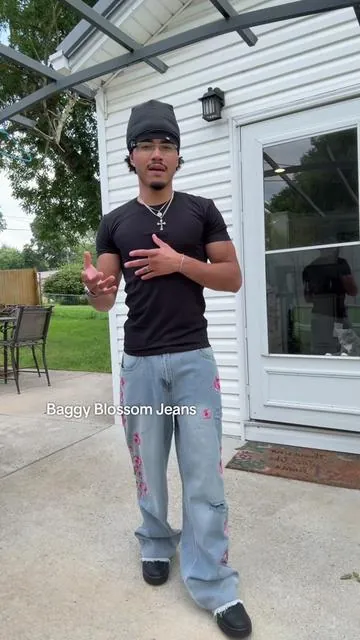 These some of the tuffest jeans out ngl  #menspants #baggy #mensjeans #streetwear #mensfashion 