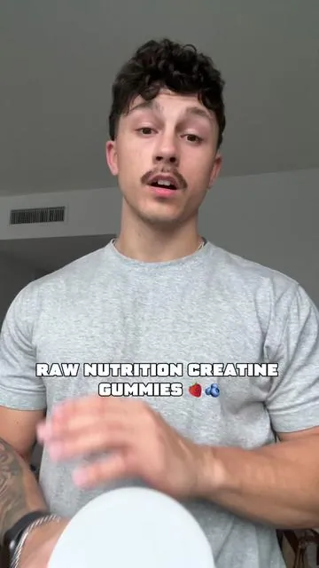 Over 10 years of training & creatine has always been a supplement I keep on my shelf. So many benefits! These @getrawnutrition creatine gummies make it so easy 💪🏼  #creatine #getrawnutrition #gym #fitness #healthy 