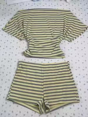 So compy!!!#2pieceset #croptop #shorts #fashion #comfortable #summerwins #spotlightfinds #dealsforyoudays #tiktokshopcreatorpicks 