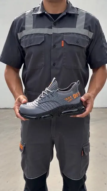 ¡Listo para tus días de trabajo o aventuras al aire libre! 👷‍♂️👟 Descubre nuestros zapatos deportivos de seguridad con puntera de acero para hombre. Son ligeros y transpirables, perfectos para mantenerte cómodo mientras tus pies están protegidos. Su diseño resistente y duradero los hace ideales para cualquier actividad. ¡Consigue los tuyos y siente la diferencia! 💪 #ZapatosDeSeguridad #PunteraDeAcero #DealsForYouDays #AIGC #Moras