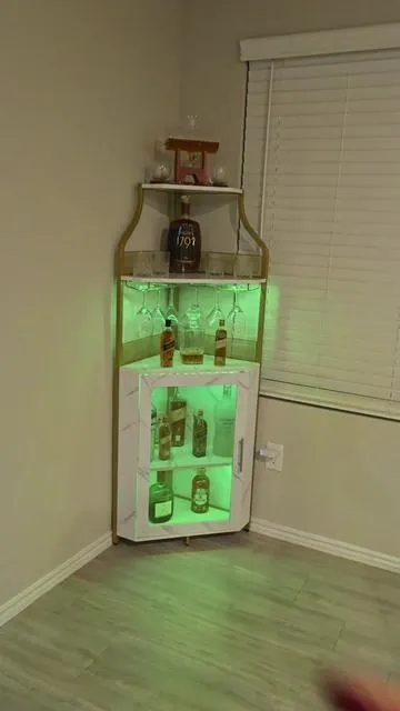 ✨️Mueble esquinero para vinos con botellero extraíble, mueble industrial de 5 niveles con puerta estilo granero y soporte para copas, aparador estilo rústico, mueble bar compacto para sala de estar, comedor y rincones del hogar✨️ @Quaktok  #barencasa  #bar  #bebidas  #homedecor  #SummerVibes 