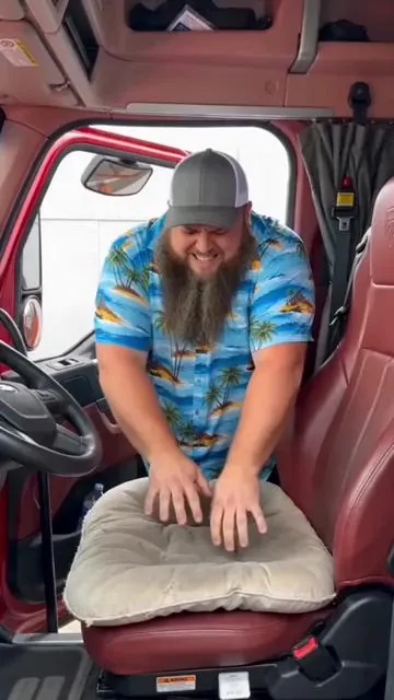 No more back pain no more butt pain #seatcushion #carseatcushion #lowbackpainrelief #memoryfoam #dealsforyoudays 