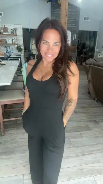 Love this jumpsuit so comfy #onepiecejumpsuit #jumpsuit @Elengatine USA 