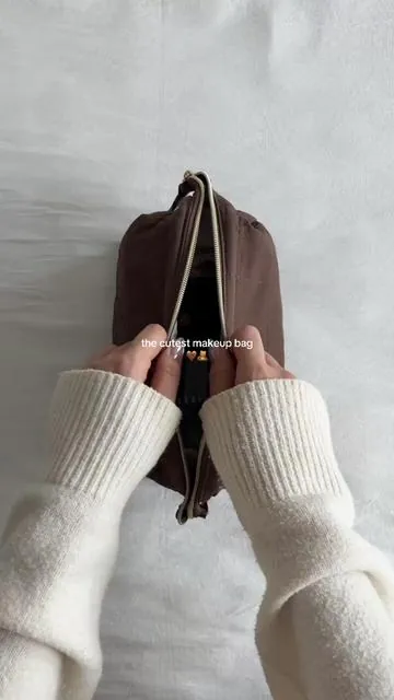 makeup bag of my dreams!! #makeupbag #makeup #travelbag #travelessentials #beautyfinds 
