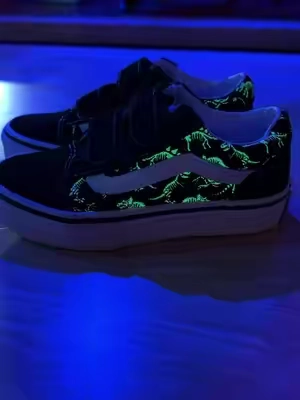 Kids glow in the dark vans! #kidsshoes  #glowintgedark #vans 