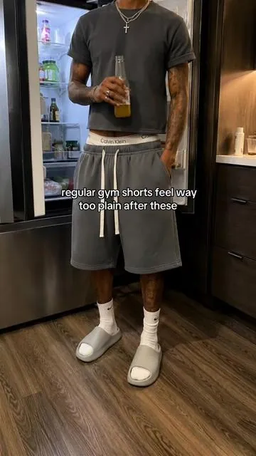 the longer cut adds way more #longshorts #sweatshorts #baggyshorts #fitcheck #fyp 