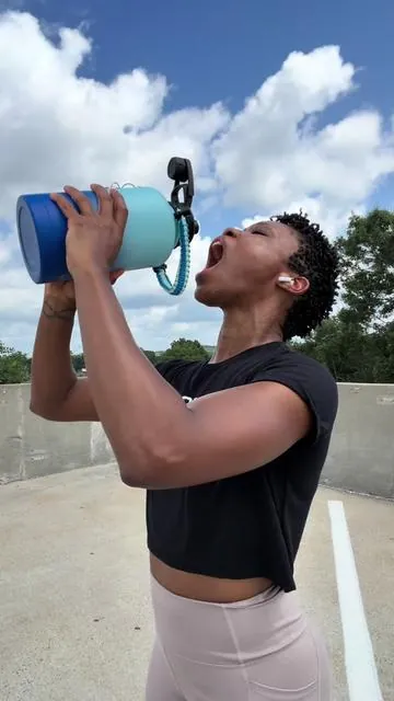 Hydro pal water bottle holds more than just your water. #waterbottles #drinkwater #stayhydrated #stainlesssteelwaterbottle #insulatedwaterbottle 