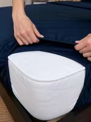 4pcs Cooling Sheet Set#Tiktokmademebuyit #viral #fyp #BedSheetsSet #BambooBlend #SoftAndLuxury #HomeDecorIdeas #BedroomComfort #LuxDecor #SilkySheets #CozyBedroom #TikTokHomeDecor #LuxurySleep