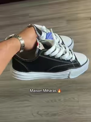 Grab them while they’re still in stock! 🔥 #viral #miharas #fashiontiktok #sneakers #streetwear 