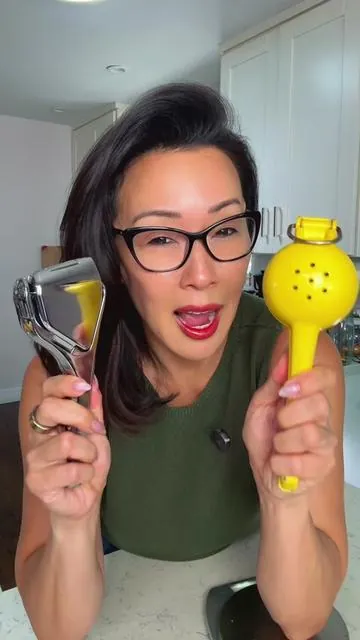 OK, admittedly I’m no scientist, but I can say this juicer is pretty damn good. Also, I found it much easier to grip and press. #juicer #stainless 