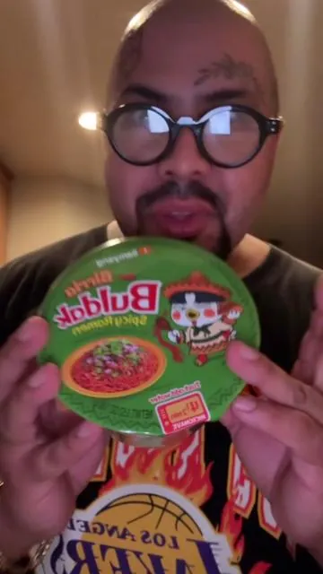 Birria 🌶️ Ramen -Bold Spice: Packed with bold spices for a perfect balance of heat and savory umami Chewy Noodles: Enjoy chewy noodles in each satisfying bite Flavorful Experience: Turn up your flavor game with this unique fusion of birria and Buldak flavors Instant Preparation: Convenient and easy to prepare Smoky Sauce: Coated in a smoky, chili-infused sauce for a rich flavor Spice Adventure: Experience a new level of spice with the Samyang Buldak Birria #birriaramen #mukbang #trinoxadam #tiktokshop #ramen 