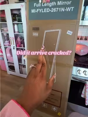 I’m always nervous to open a new mirror but🪞#fulllengthmirror #mirror #homefinds #floormirror #dimmablemirror 