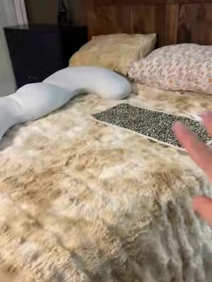 Heating pad is a must if you want to reclaim your side of the bed #heatingpad #heatingpads #MomsofTikTok #dadsbelike #dealsforyoudays  