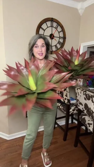 #agave #landscaping #gardendesign #artificialplants #yarddecor 