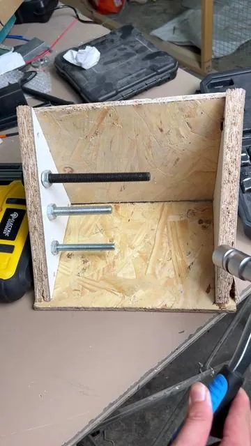 La mayoria de la gente nunca ha visto esta increible herramienta para desmontar ymontar pernos largos.#TikTokShopSpringGlowup #toolsti#socketset#tooltok #diy