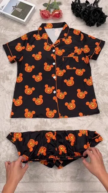Spooky cute 🎃👻 So fun!!#halloweenpajamas #cartoonpjs #sleepwear #pajamaset#tiktokshopsummersale 