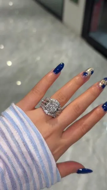 #ring #giftguide #jewelry #engagementring #fyp 