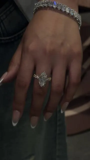 #effinnyjewelry #finejewelry #engagementring #marquisediamond #jewelry 