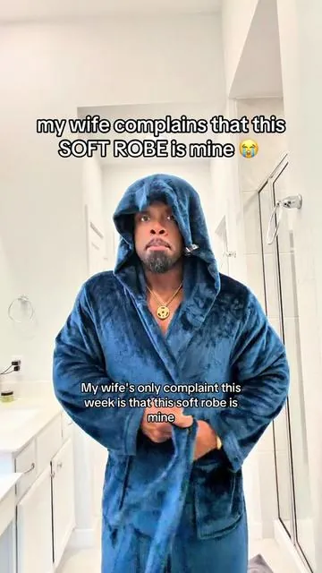Forget this… She’s getting her own this week‼️ #robe #bathrobe #husbandandwifecomedy #loungewear #mensfashion 