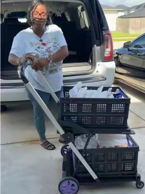 I don’t know who needed to see this, but your back will thank you later. 😂🙌 #foldingcart #utilitycart #rollingcart #storagesolutions #organizationhacks 