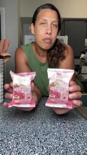 #AD The new Strawberry Shortcake Brownie had 19 G protein, 5 g collagen and only 230 calories! I’m excited to partner with one of my favorite Protein Snacks brands @alphaprimebites to showcase my favorite products! Please use my affiliate code: SAMMIEBRY to try these snacks and support me! Looking forward to showing you more of my favorites soon! #PrimeBitesPartner 