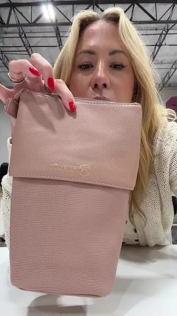 obsessed with this bag & this new color!! @BK Beauty Brushes #bkbeautybrushes 