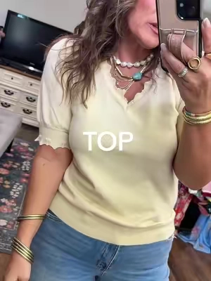 I love this affordable sweater top perfect for women over 40 especially midsize. It’s so flattering. #OOTD #fashion #midsize 
