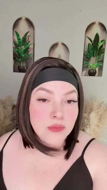 #moda y belleza# en cuestión de minutos tú puedes cambiar totalmente tu look de cabello esta peluca de por aquí viene con un corte espectacular fácil de poner tú la puedes usar en cualquier ocasión. Yo te dejo el enlace está en todos los tonos elige el de tu preferencia y ordénatela. Ya te dejo el enlace