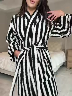 Super plush and comfy robe for couch season ☁️✨🍷